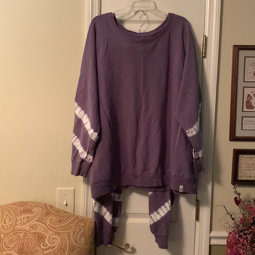 Lavender and white jogger set.